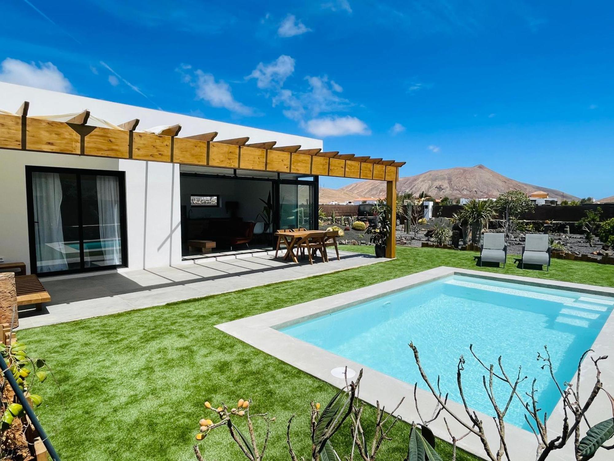 Bungalow + Piscina Independiente ラ・オリーバ エクステリア 写真