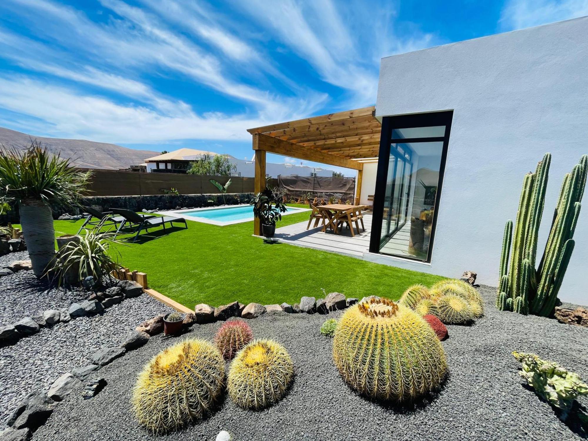 Bungalow + Piscina Independiente ラ・オリーバ エクステリア 写真