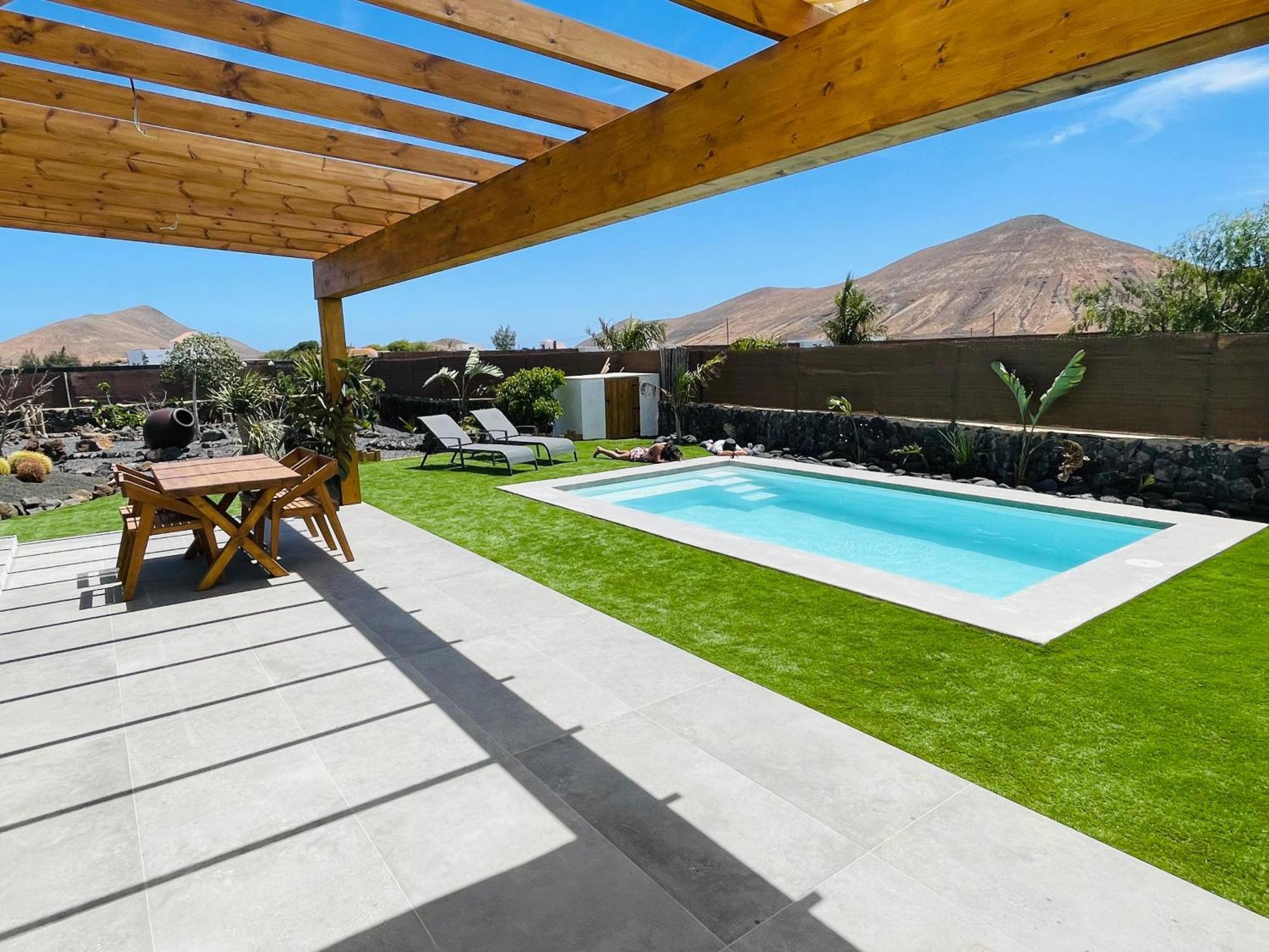 Bungalow + Piscina Independiente ラ・オリーバ エクステリア 写真